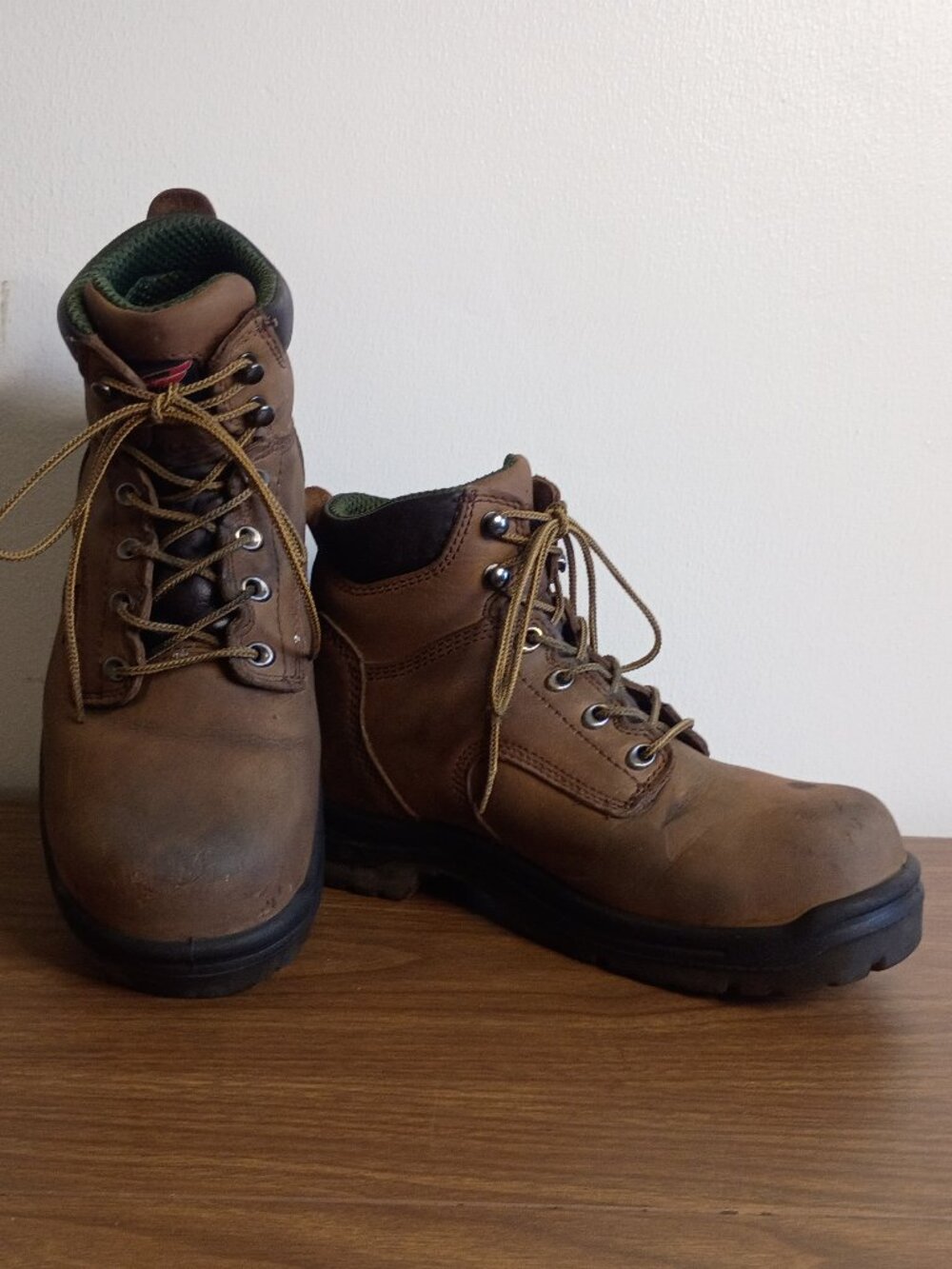 RED WING Men's 7US/39EU King Toe 6" Waterproof Safety Toe Work Boot